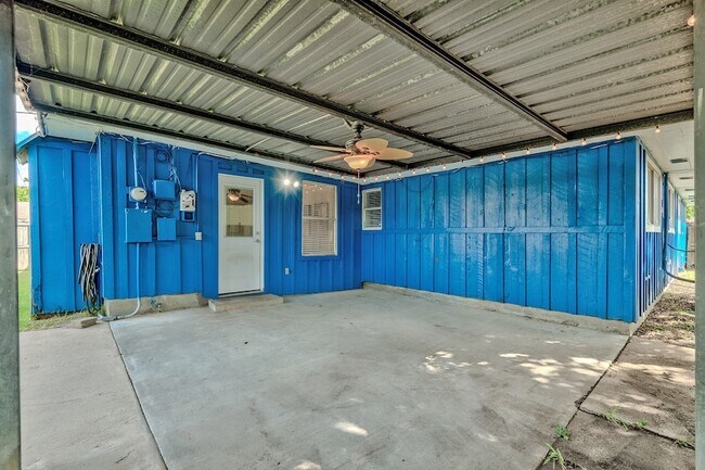 Building Photo - 215 34th St