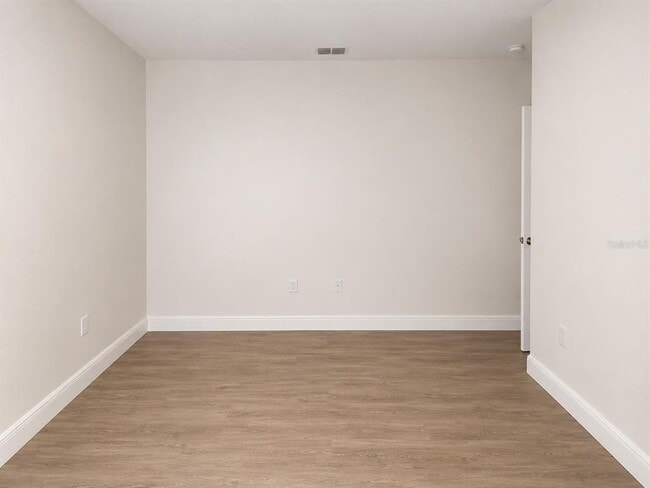 Building Photo - 410 Taft Dr