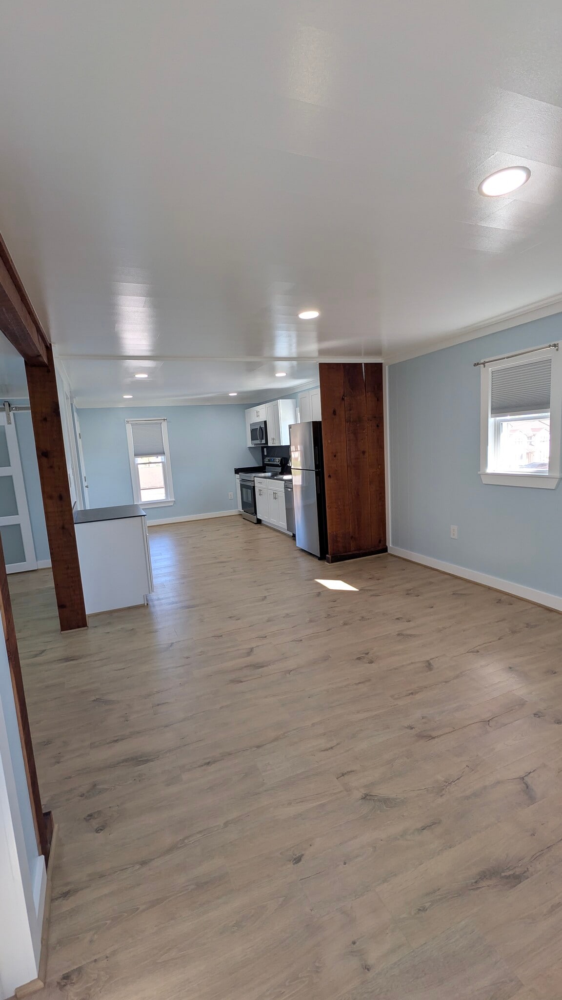 Building Photo - 207 Crowe Ave