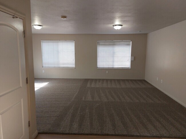 Building Photo - 2632 S 8800 W