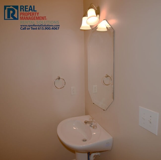 Building Photo - Adorable End Unit 2 bd Townhome with lawnc...