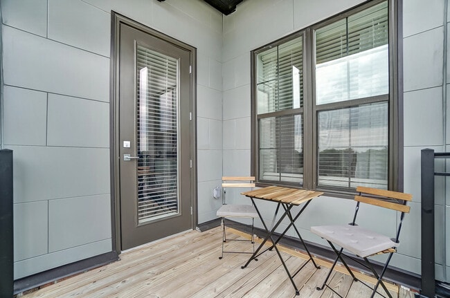 Building Photo - 2875 Olentangy River Rd