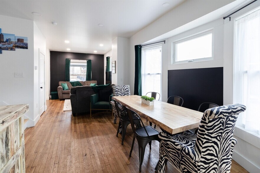 Building Photo - 10628 Lee Ave