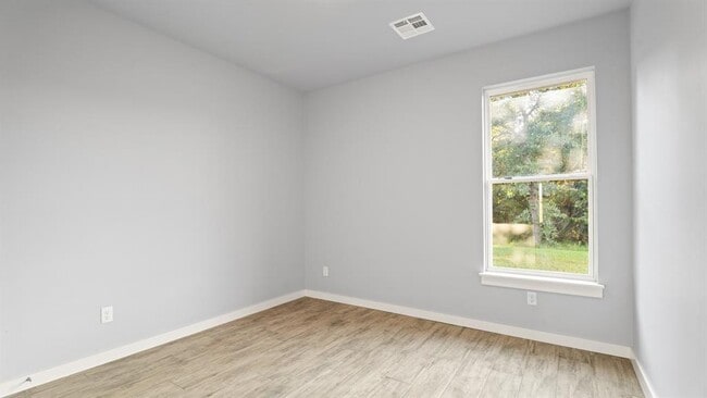 Building Photo - 17857 Salem Rd