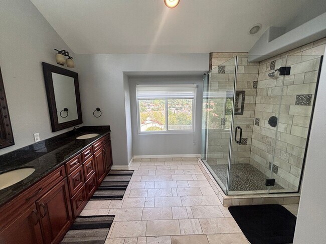 Building Photo - Beautiful 3-Bedroom Home in Gated Stevenson Ranch Enclave!