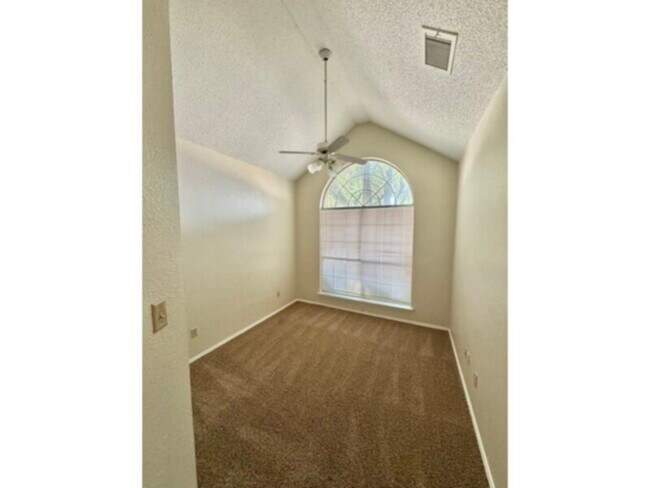 Building Photo - *3 BEDROOM IN ROWLETT*