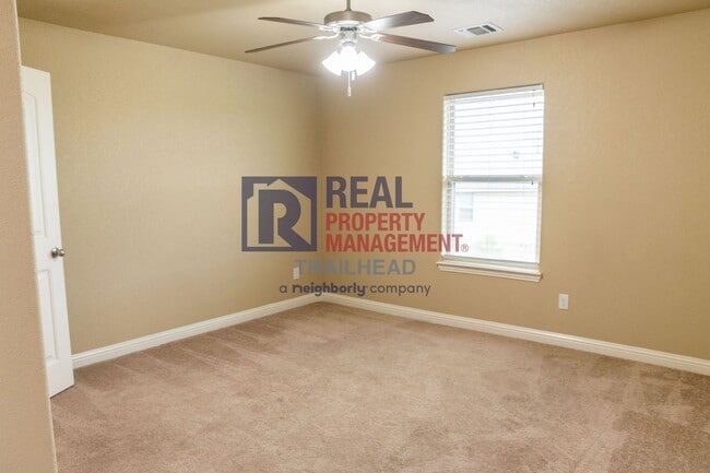 Building Photo - 905 Dart Ct