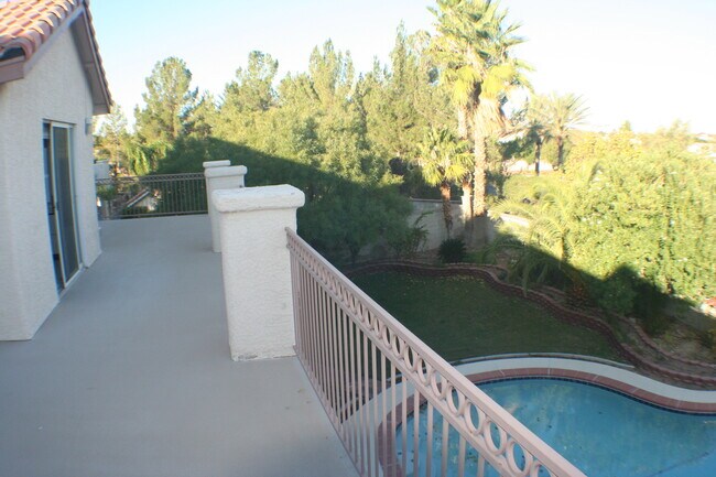 Building Photo - Incredible Green Valley Ranch stunner!