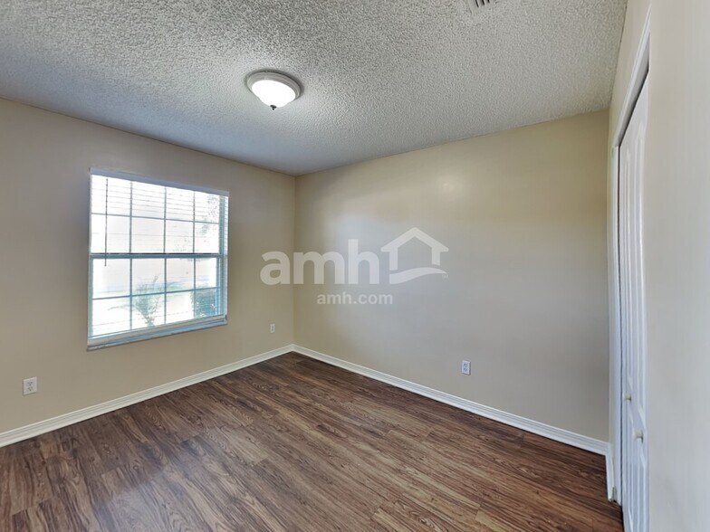 Building Photo - 1915 Breckenridge Blvd