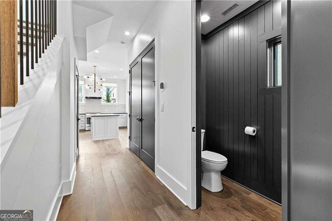 Building Photo - 255 High St