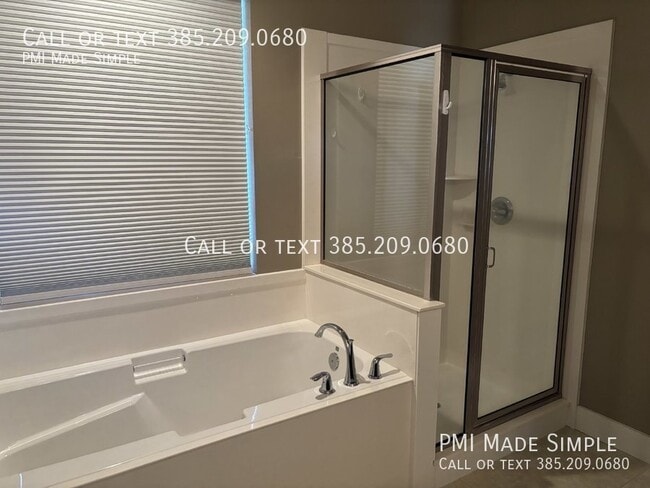 Building Photo - Charming 4-Bed Saratoga Springs Townhome w...