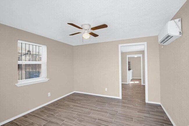 Building Photo - 7182 Ponce Dr