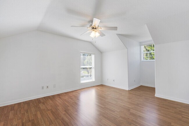 Building Photo - Charming Renovated 4BR/3BA Single Family Home