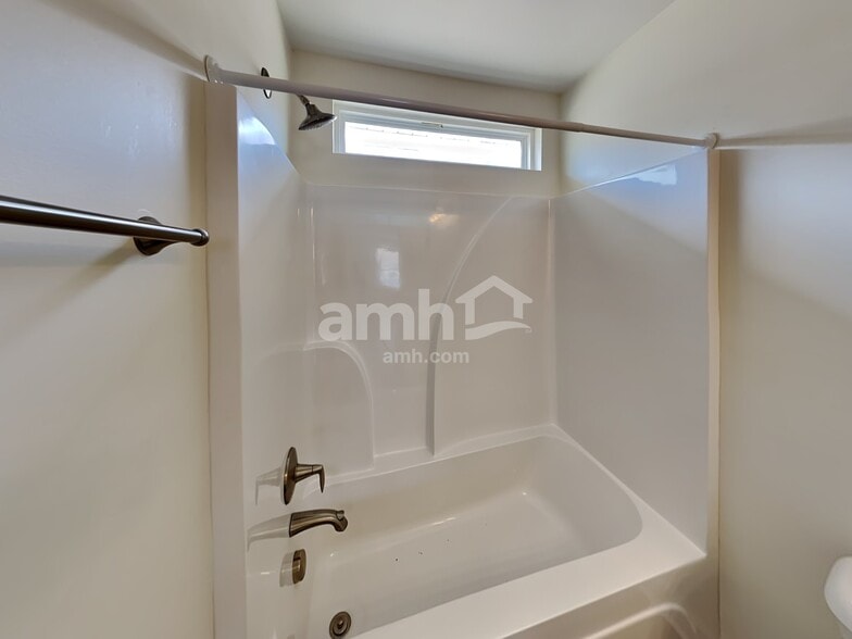Building Photo - 5063 Trailwater Dr