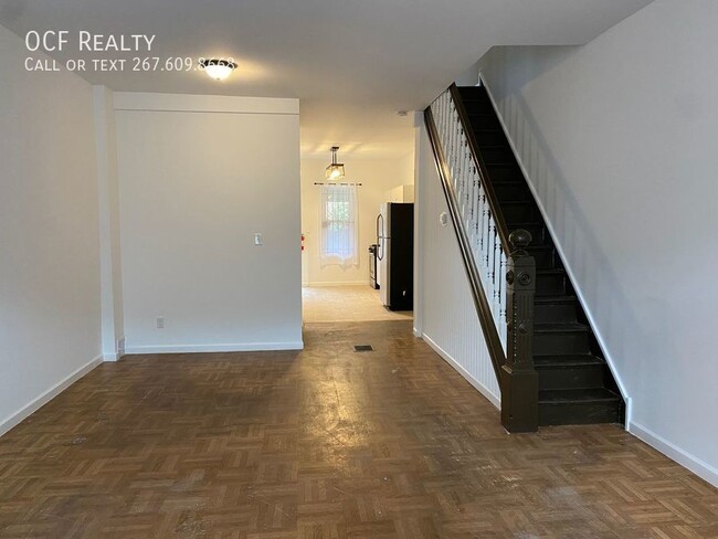 Building Photo - Large Renovated Point Breeze Rowhome