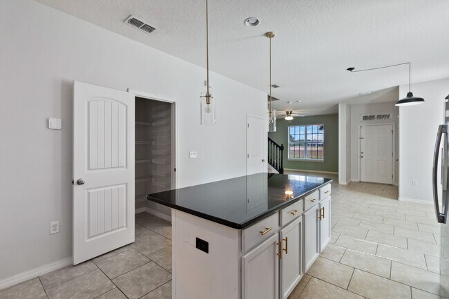 Building Photo - Beautiful 4/2.5 Townhome For Rent in Harmony