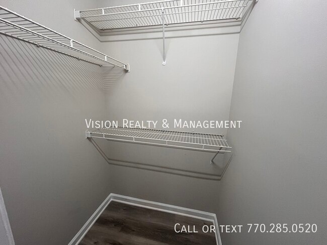 Building Photo - 360 Wesley Chapel Rd