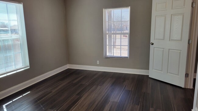 Building Photo - Totally Updated 3/1/2 A MUST SEE! Available July 2026