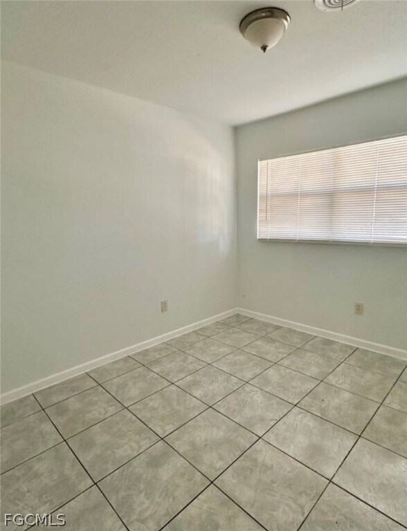 Building Photo - 102 Leeland Heights Blvd W