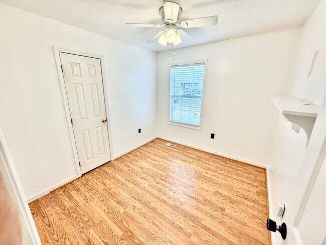 Building Photo - 60 Jetta Cir