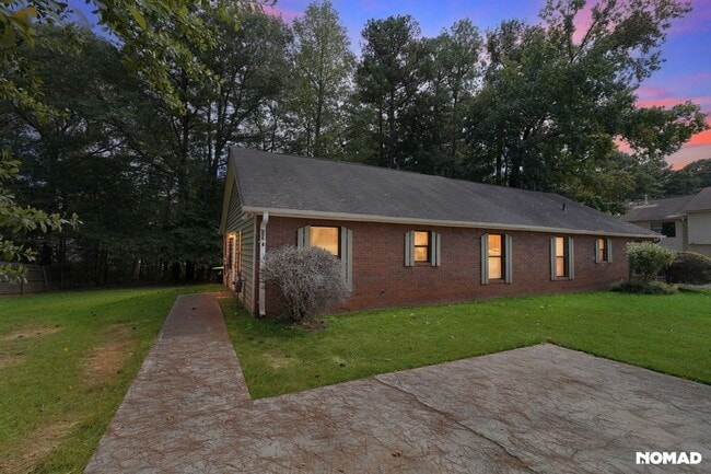 Building Photo - 5508 Windwood Rd