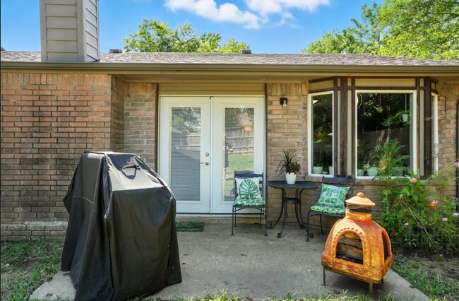 Building Photo - 3 BED 2 BATH! Schedule a tour today!