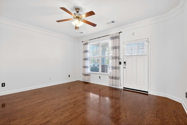 Building Photo - 2310 Elliott Ave