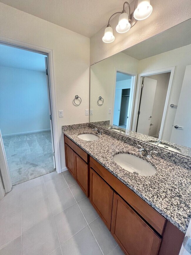 Building Photo - STUNNING 3 bed 2.5 bath new build home in Fort Collins!