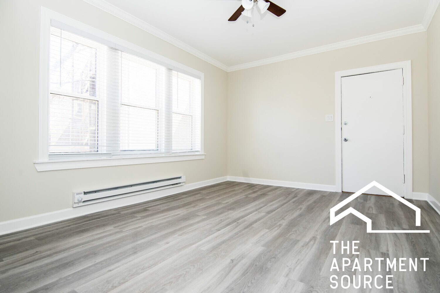 Building Photo - 648.5 W Roscoe St