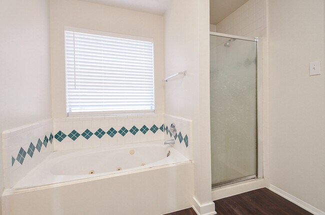 Building Photo - 3027 Texas Oak Dr