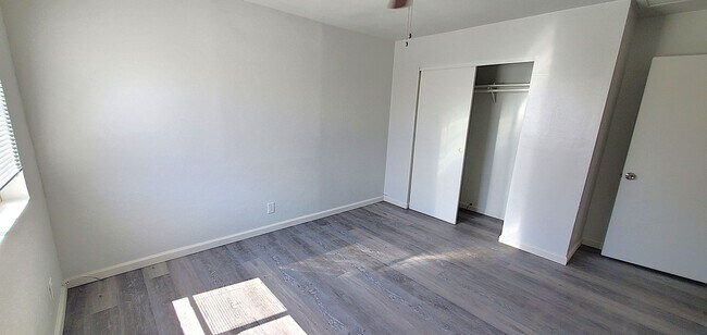 Building Photo - 510 Giles Ave