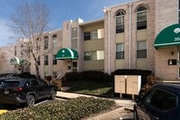 Building Photo - Beautiful top-level 1 bedroom, 1 bathroom condo in Alexandria City
