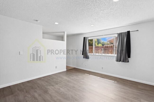 Building Photo - Charming 4-Bed, 2-Bath Home in Sacramento’...