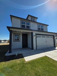 Building Photo - Stunning 3 Bedroom Home In Quincy!