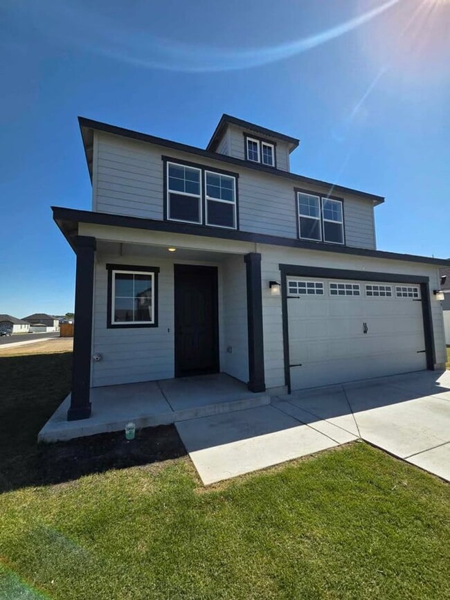 Primary Photo - Stunning 3 Bedroom Home In Quincy!