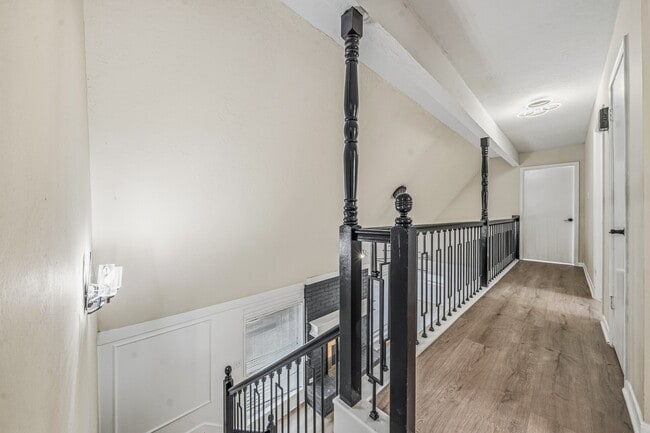 Building Photo - 119 Laura Ln