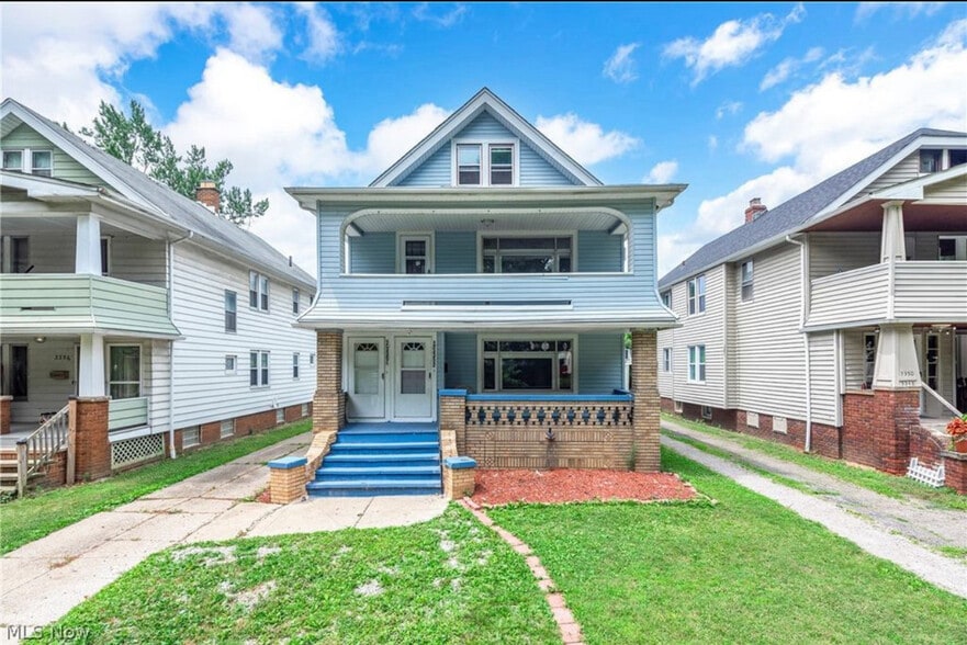 Building Photo - 3352 W 131st St