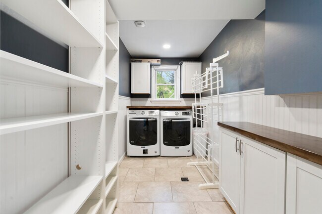 Building Photo - 2490 Coulterville Rd