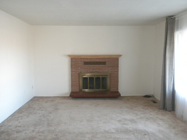 Primary Photo - Beautiful 3-Bed, 2.5-Bath Home in Wenatchee