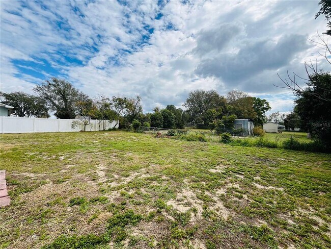 Building Photo - 260 W Interlachen St