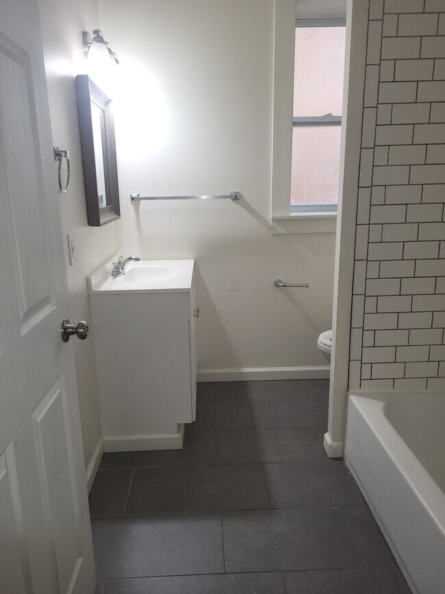 Building Photo - 315-315 Birmingham Ave