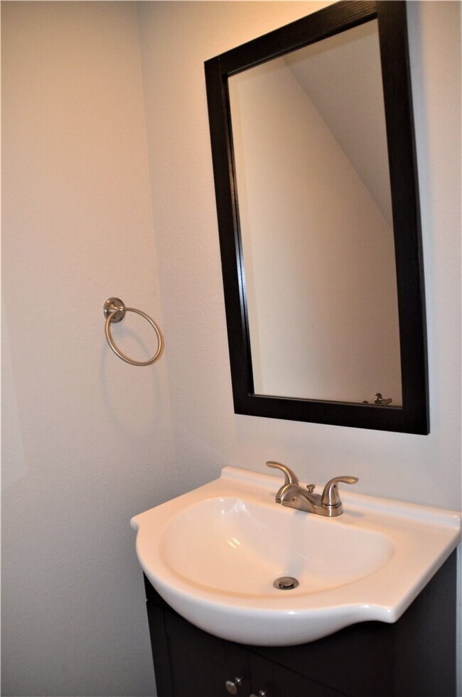 Building Photo - 3912 SW Peachwood Dr