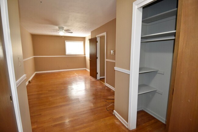 Building Photo - Spacious 4-Bedroom Home in Memphis-Comfort & Convenience!