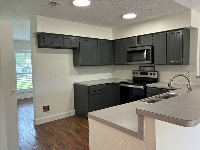 Building Photo - 17034 Coachmaker Dr
