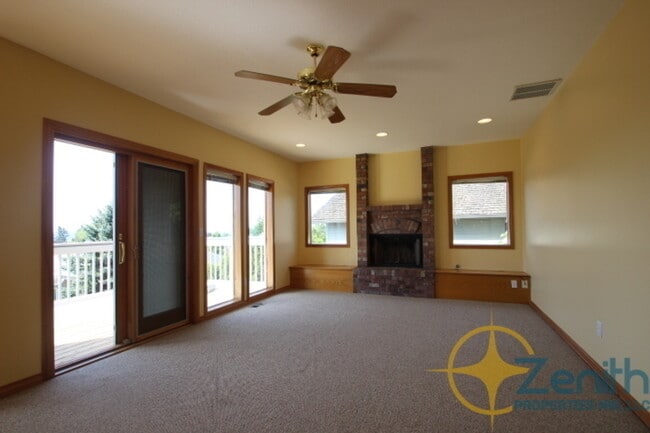 Building Photo - 2914 NW 9th Ave