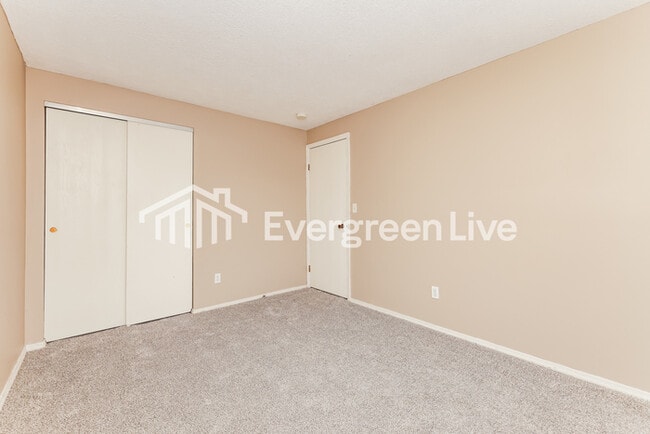 Building Photo - 5699 Waynegate Rd