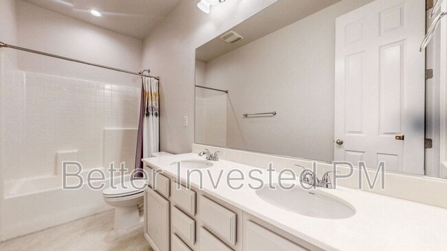 Building Photo - 2039 Karen Pl