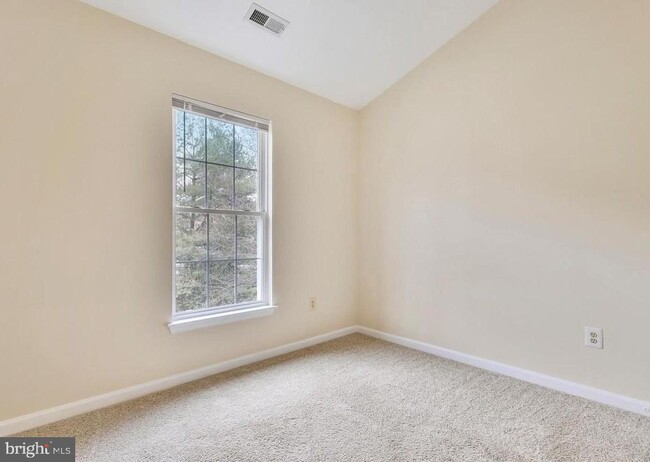 Building Photo - 64 Waddington Ln