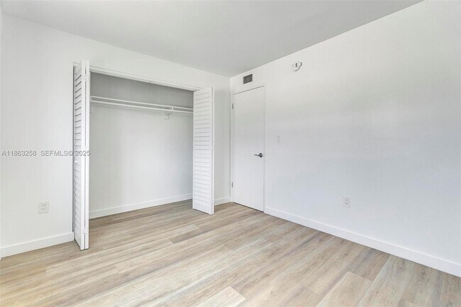 Building Photo - 620 SW 10th St