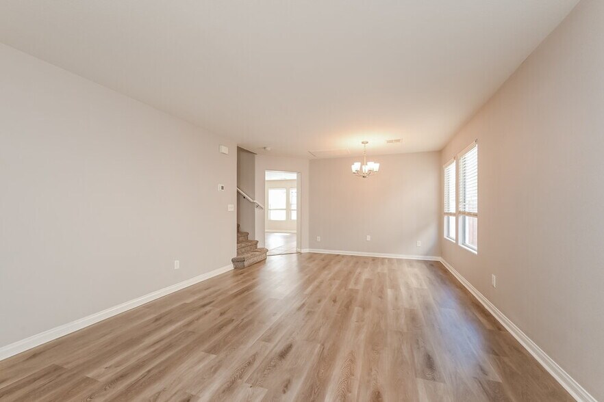 Building Photo - 6171 W Blue Rapids Ct